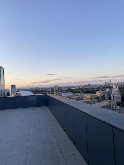 Central Manchester-1Br Apartment Free Parking-Cinema Room Exterior photo